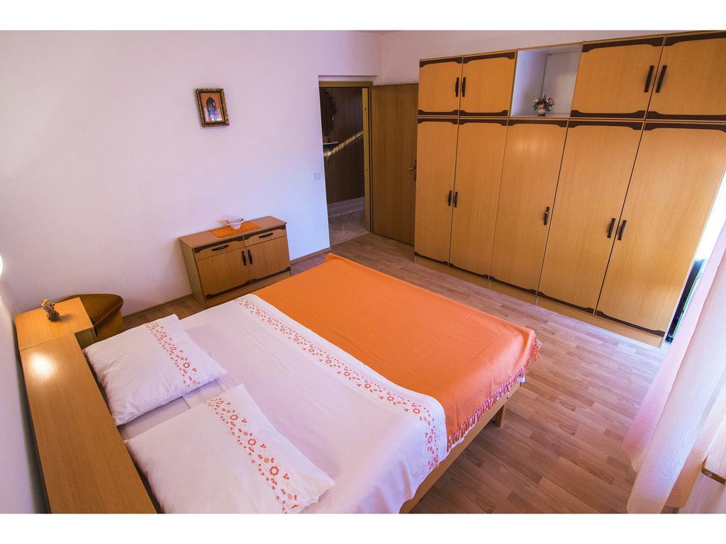 Apartment Miranda 斯拉汀 客房 照片
