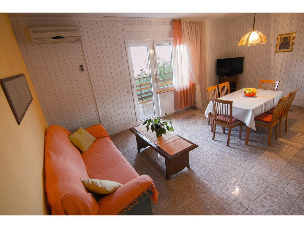 Apartment Miranda 斯拉汀 客房 照片